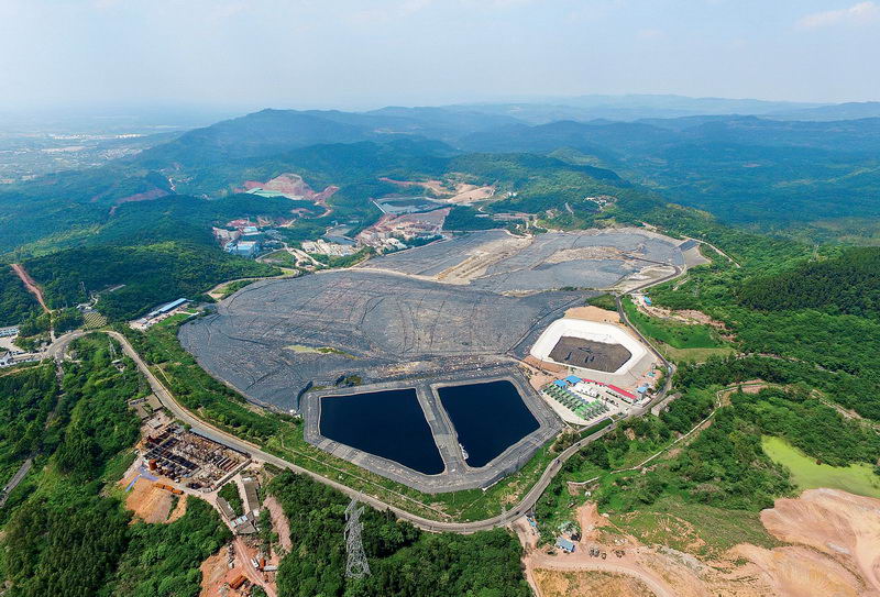 May 27, 2017: The Chang’an Landfill Gas Clean Development Mechanism Project begins operation in Chengdu, capital of Sichuan Province. It generates power of about 166 million kilowatt hours while eliminating emissions of 900,000 tons of carbon dioxide each year. [VCG]